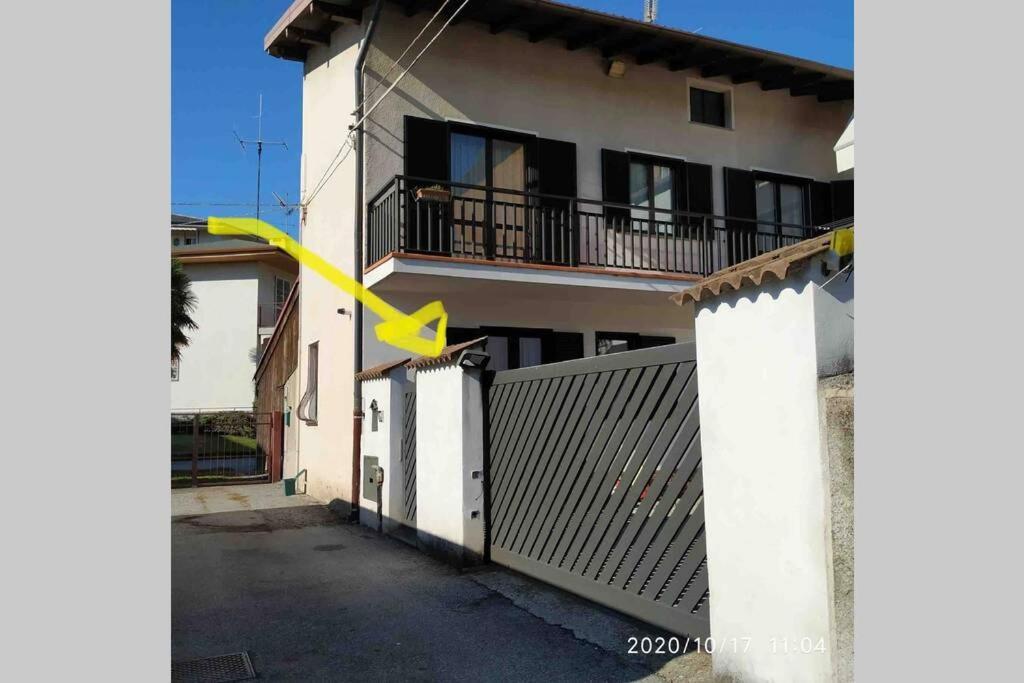 Holiday House By The Lake Arona Exterior photo